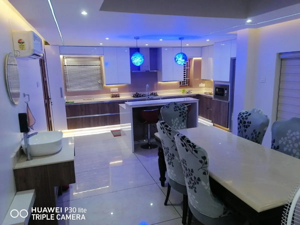 Thekkumbath Sea Breeze Pool Villa 칸누르 홀리데이파크