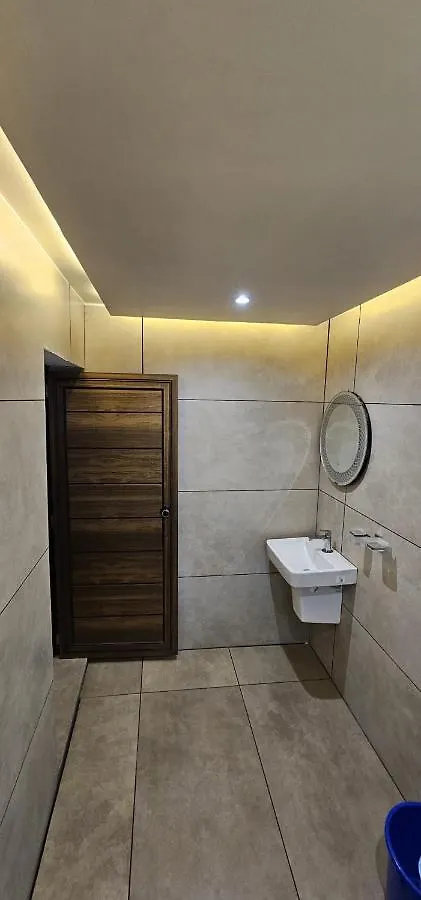 Thekkumbath Sea Breeze Pool Villa 칸누르 홀리데이파크